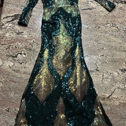 NEW XUCTHHC Dress Womens Medium sequin mermaid Style, Gold, Black, And Teal It Is Is A Long Dress Would Work For 5’6” + With Heels 