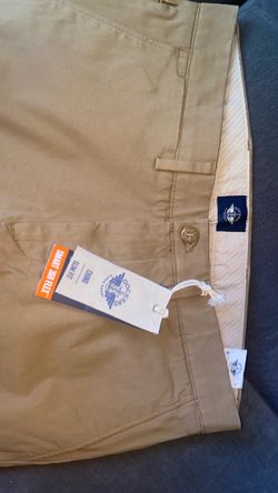 Men Dockers khaki slim fit pants size 32x34