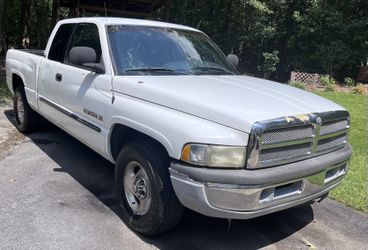 2001 Dodge Ram 1500 Laramie SLT Quad Cab – 5.9L V8