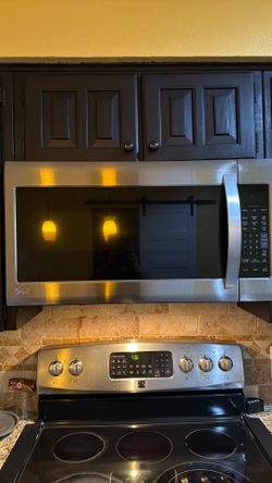 Bundle- microwave, stove, fridge