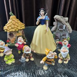 Disney Snow White And The Seven Dwarfs Village Price For All !!
