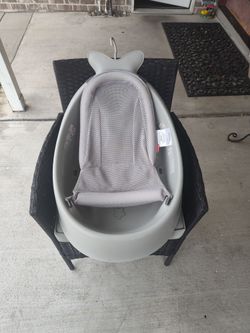 FREE - baby bathtub