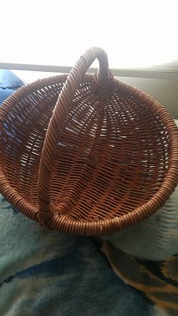 Woven big carrying basket with handle