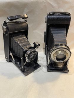 Pair of Vintage Kodak and Voigtlander Bessa cameras