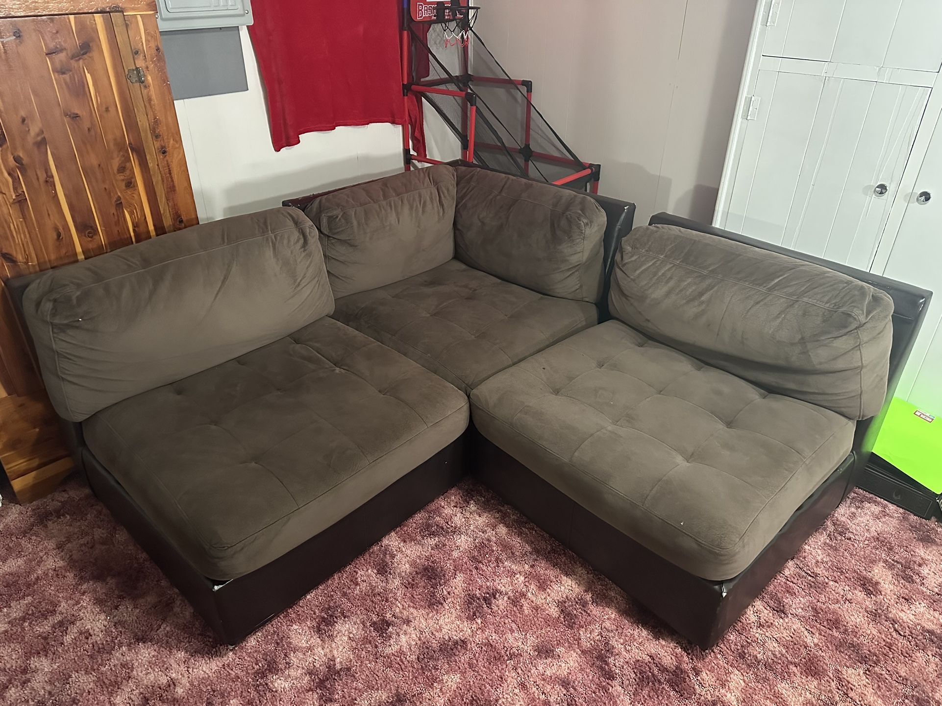 Small Corner Sectional 75$