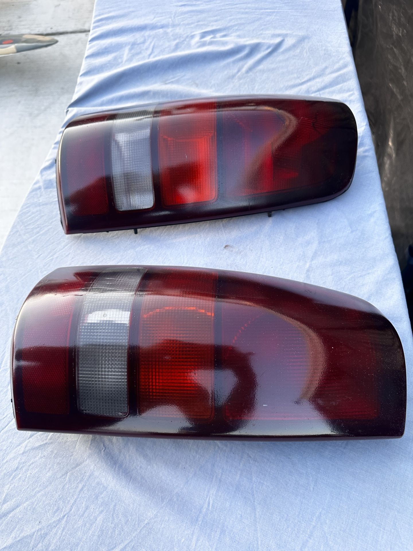 2006 GMC Sierra Tail Lights