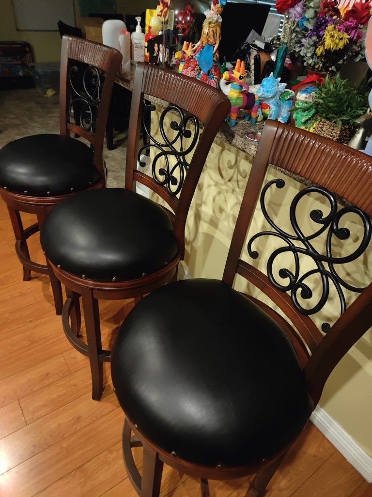 3 Swivel Bar Stools Chairs Bar stools 30"