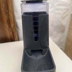 Dog/Cat Food Dispenser