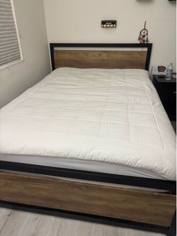 Full bed frame