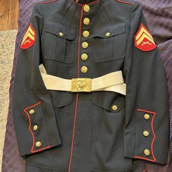 US Marines USMC Enlisted Dress Blue Male Jacket/Coat Size 40 XS Pins Belt Buckle