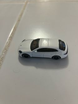 Toy Porsche Cayenne 2018 toy car Mattel brand new