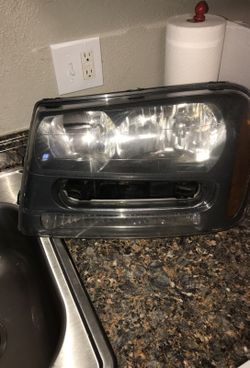 Trail blazer 2004 front light left