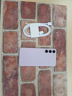 Samsung s23 plus...256gb. Unlock any sim