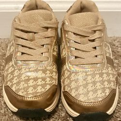 That Girl Lay Lay | Youth Girls Low Top Fashion Sneaker, Metallic Gold | Size 1