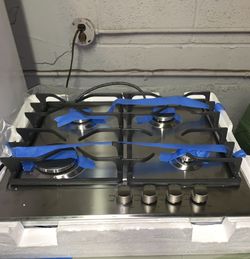 New WHIRLPOOL 24in. Gas cooktop