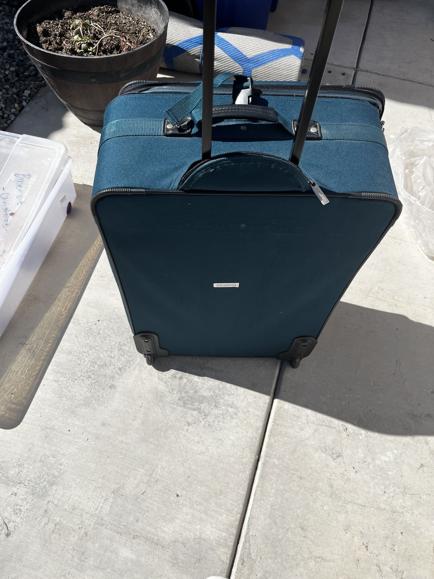 Large Luggage With Rollers