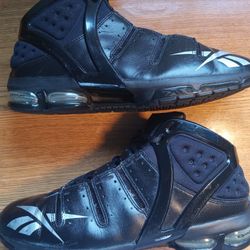 Reebok Basketball Shoes  Sz 11 Good Condition Nice And Clean 