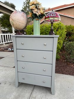 Gray Modern Dresser Chest of Drawers Furniture Good Condition