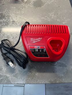 M12 charger