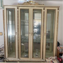Vintage China Curio Dispay Cabinet