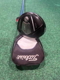 Titleist 910F 3 wood right handed w/ Tour AD shaft