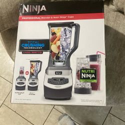 Ninja Professional Blender And Nutrient Ninja Cups