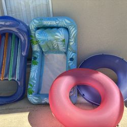 4 pool floats 