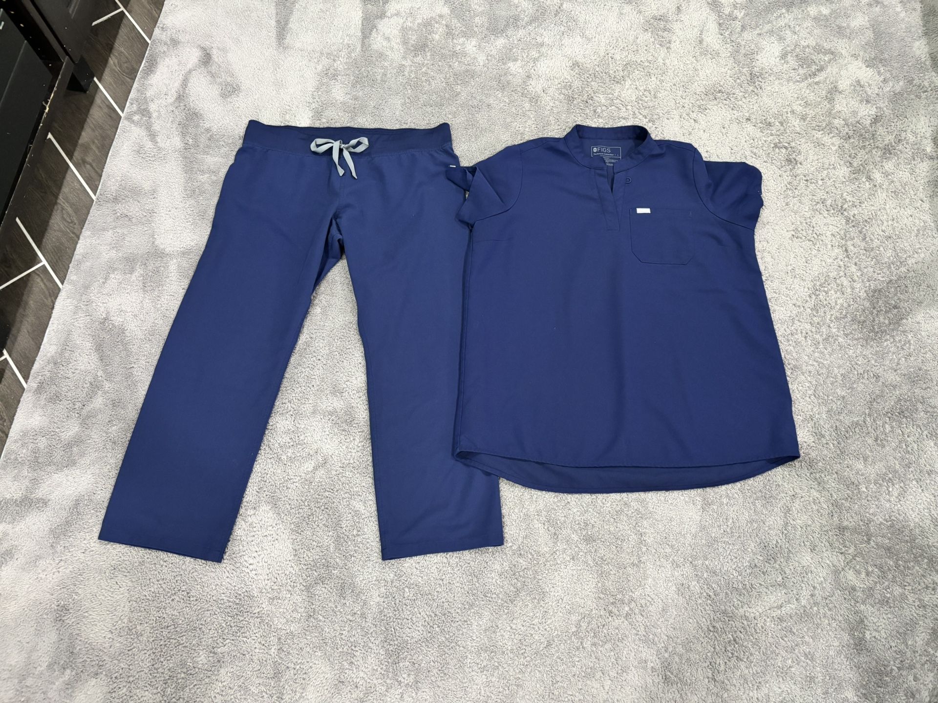 Large/petite FIGS Navy Blue Scrub set