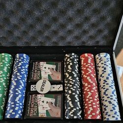 Cardinals Texas hold em Set With Case