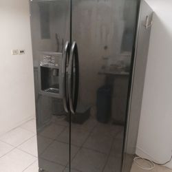 Refrigerator With Freezer