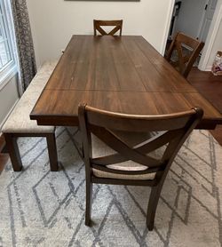Dining table set