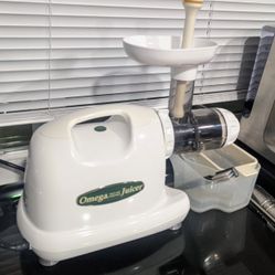 **OMEGA-Commercial Masticating Juicer**