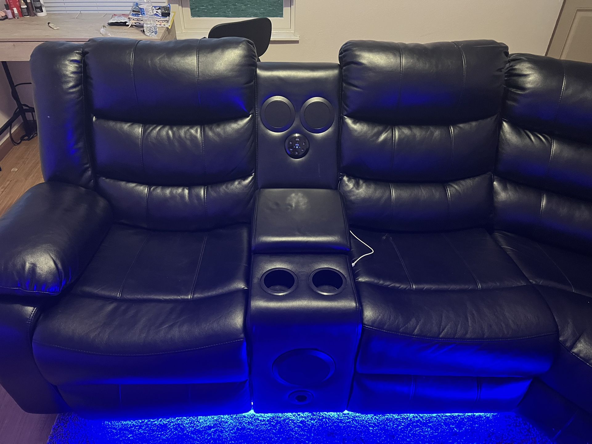 6 Seat Sectional W/Led And Speakers