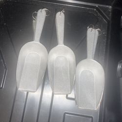 Six scooper’s bundle - Sale today only $17 pickup