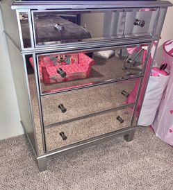 Mirror Silver Chest (Hayworth)
