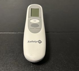 Safety 1st Simple Scan Forehead Thermometer, Grey TH106  New not In box