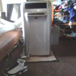 Silhouette Danby portable Ac Air Conditioner 