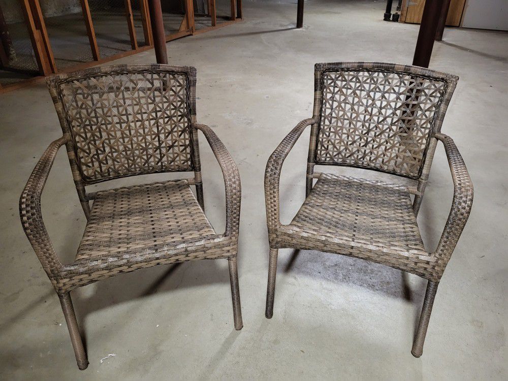 Patio Chair (Like New) (ONLY 1 LEFT)
