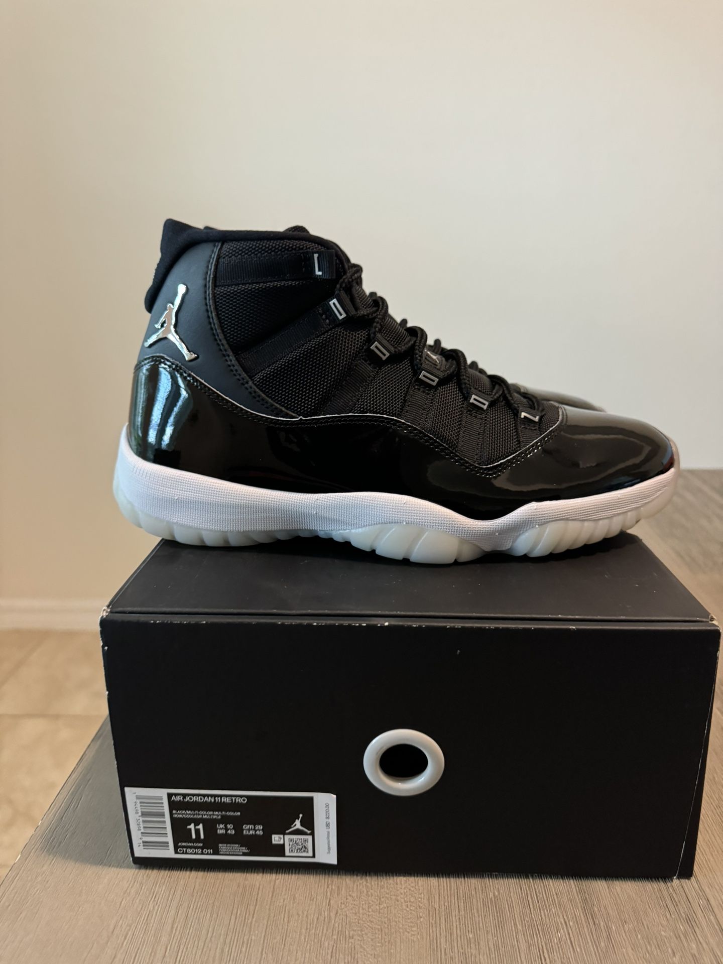 JORDAN 11 RETRO SIZE 11 US MEN 'JUBILEE 25TH ANNIVERSARY'