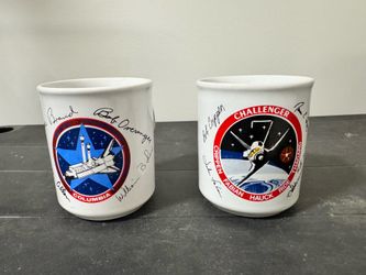 VINTAGE NASA Columbia and Challenger Mugs