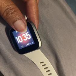 Fit Versa Lite Edition 