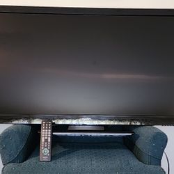 42 Inch Sanyo Flat Screen Tv And Remote.