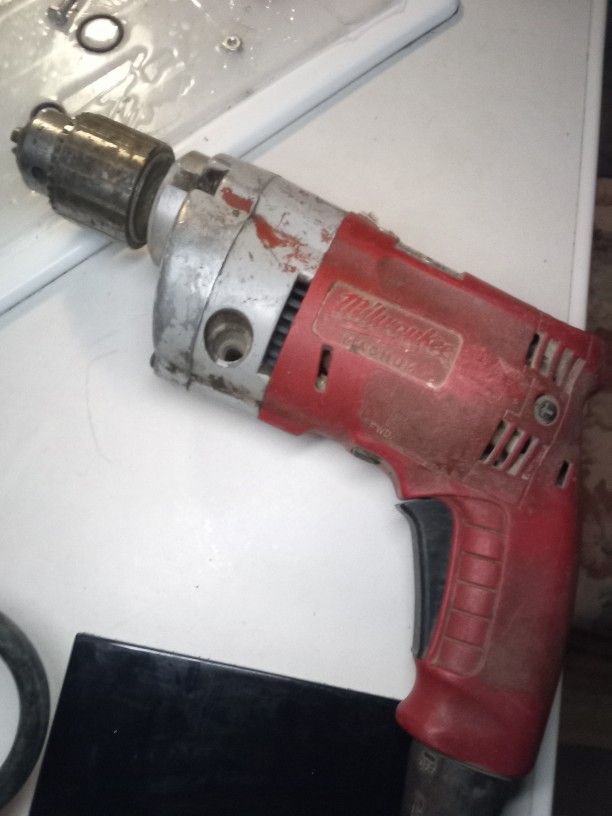 Milwaukee Corded Magnum Drill