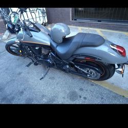 2019 Kawasaki Vulcan 900 Custom 