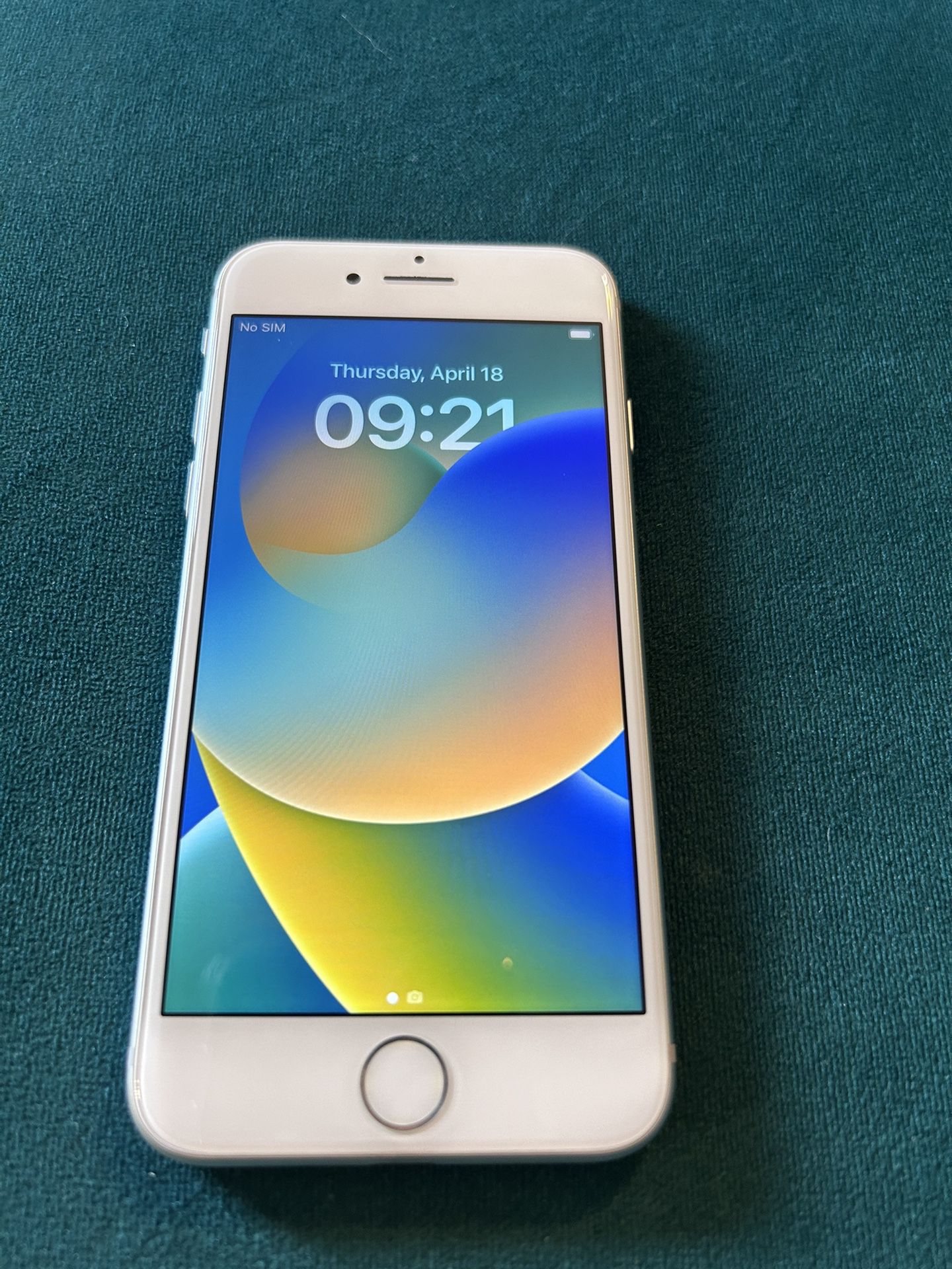 iPhone 8 64GB Like new unclocked for any carrier