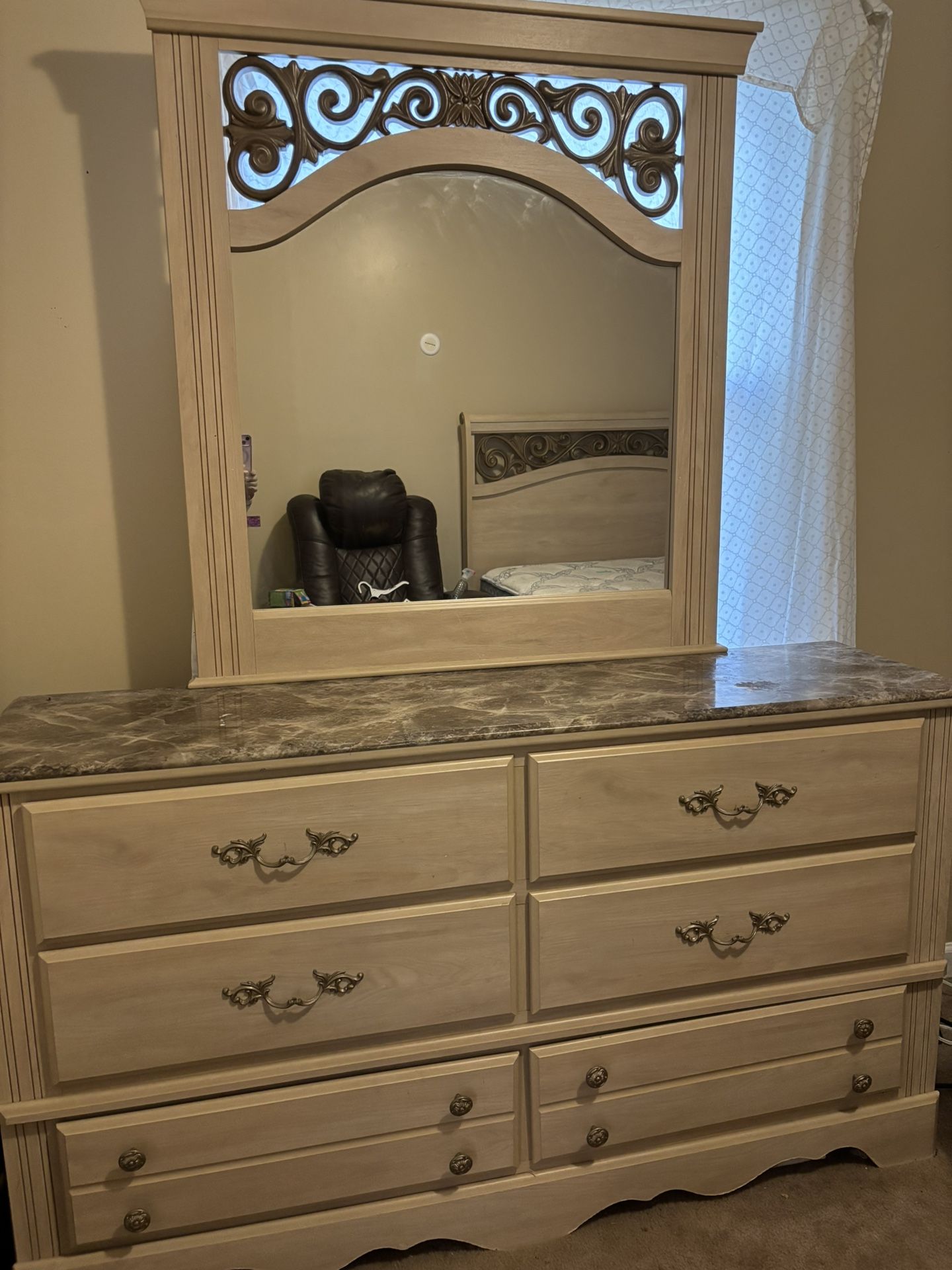 Oak Colored 4 Pc Bedroom Set