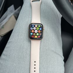 AppleWatch SE 2nd Gen 40 Mm pink