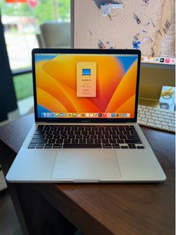 13” MacBook Pro Touch Bar M2 Chip 8GB Ram 256SSD! 90 day warranty! We offer financing!