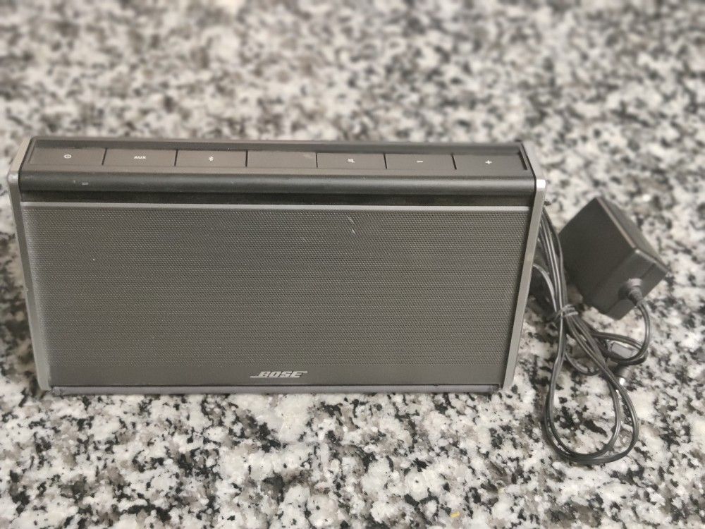 Bose Soundlink Mobile Wireless Speaker Model 404600