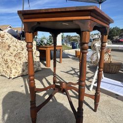 Cute Table  Mesita De Madera 